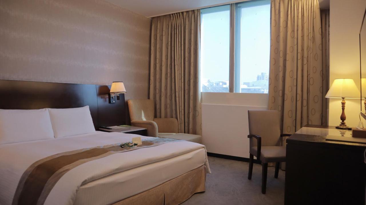 Ho Fong Business Stay Фэнъюань Экстерьер фото