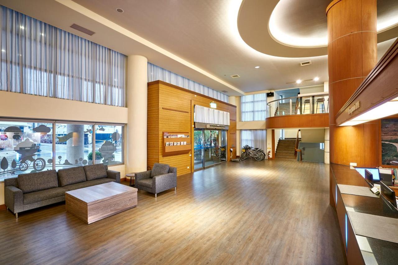 Ho Fong Business Stay Фэнъюань Экстерьер фото
