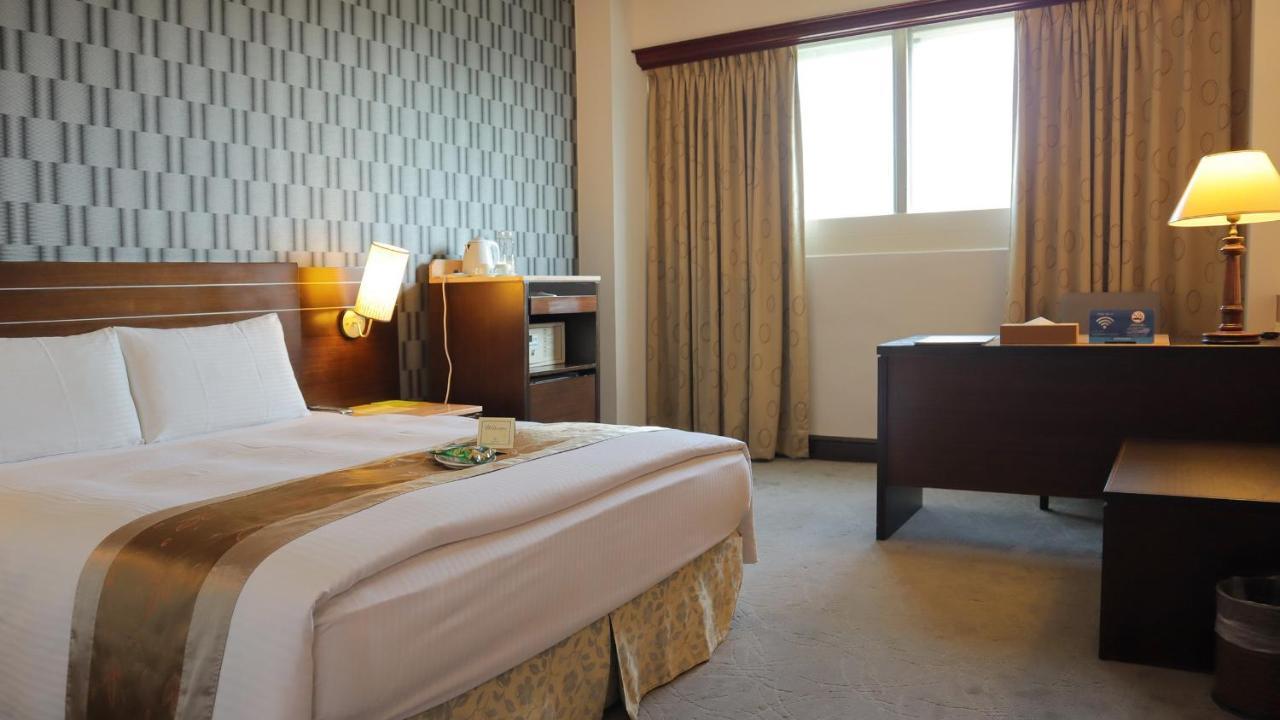 Ho Fong Business Stay Фэнъюань Экстерьер фото