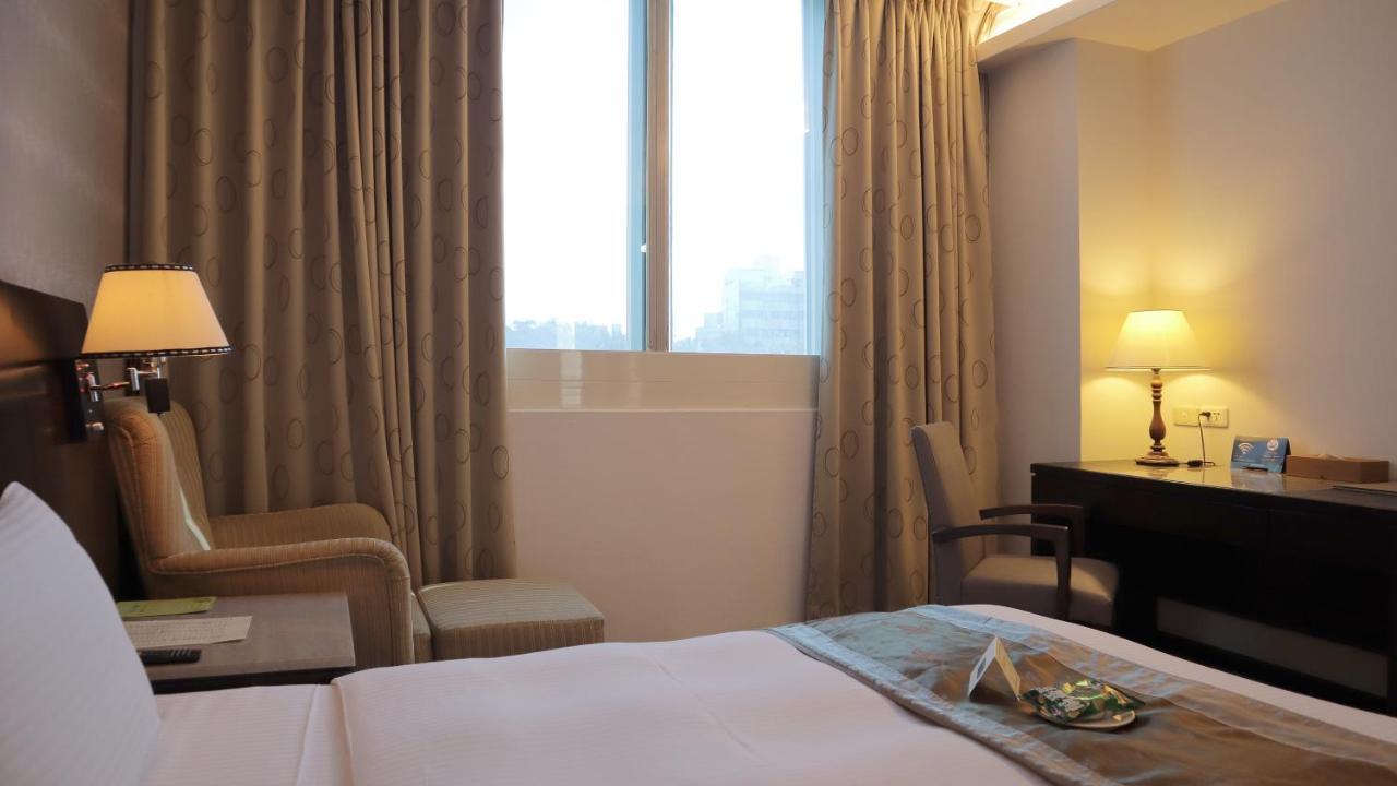 Ho Fong Business Stay Фэнъюань Экстерьер фото