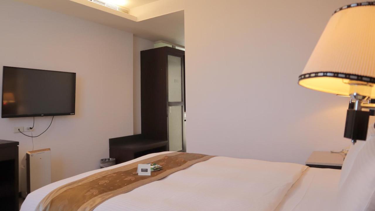 Ho Fong Business Stay Фэнъюань Экстерьер фото