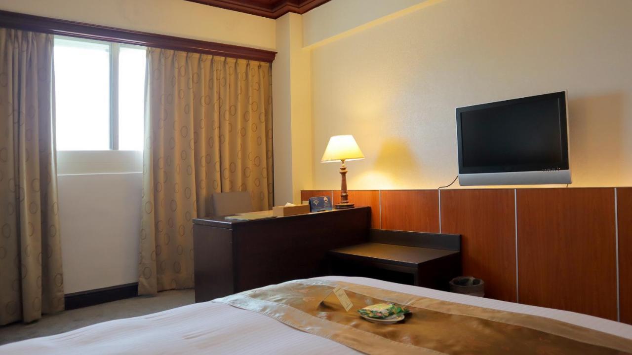 Ho Fong Business Stay Фэнъюань Экстерьер фото
