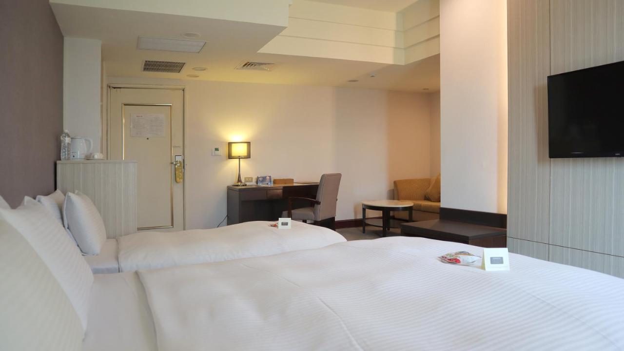 Ho Fong Business Stay Фэнъюань Экстерьер фото