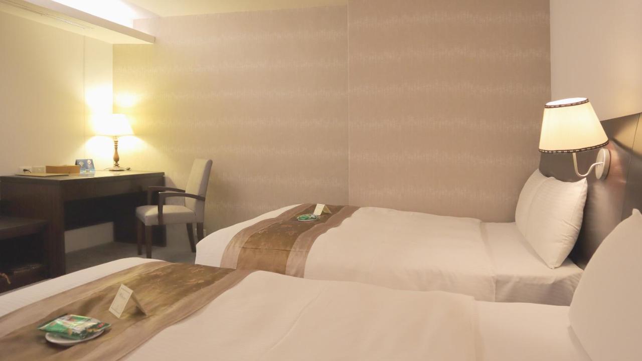 Ho Fong Business Stay Фэнъюань Экстерьер фото