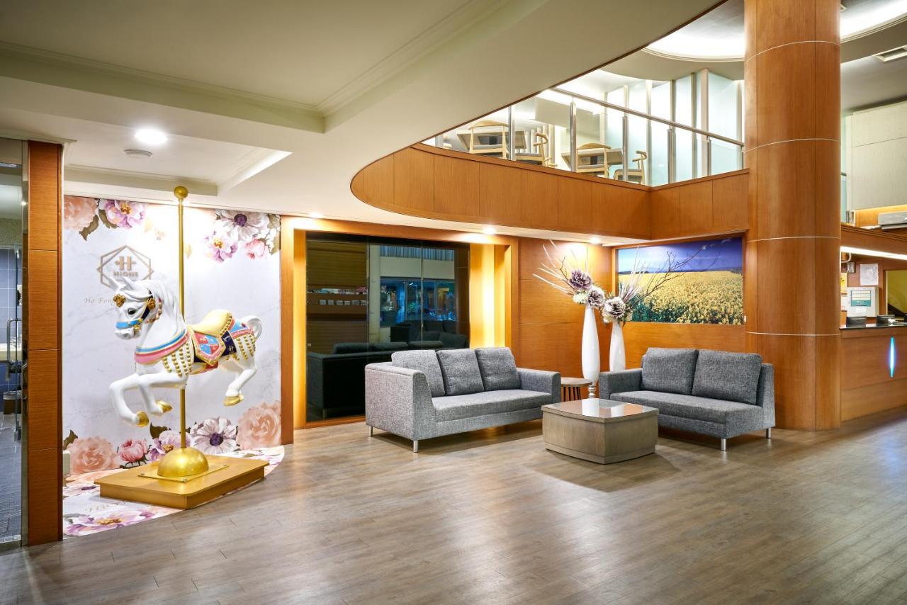 Ho Fong Business Stay Фэнъюань Экстерьер фото