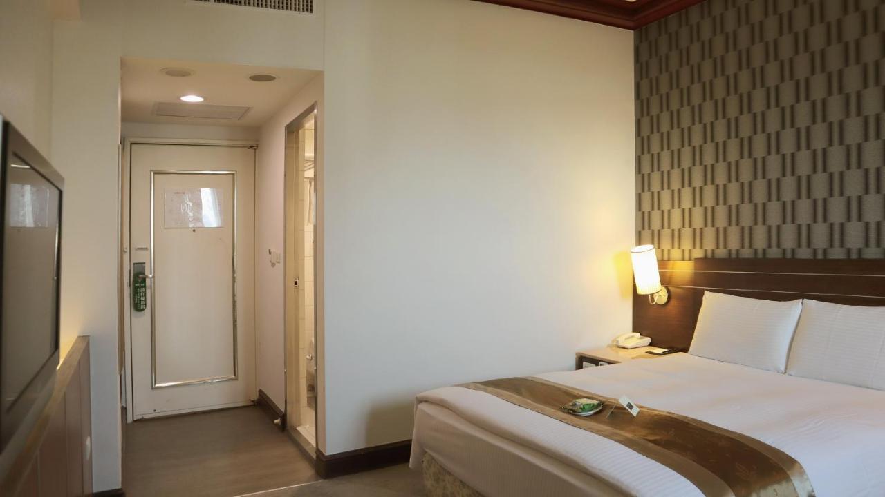 Ho Fong Business Stay Фэнъюань Экстерьер фото