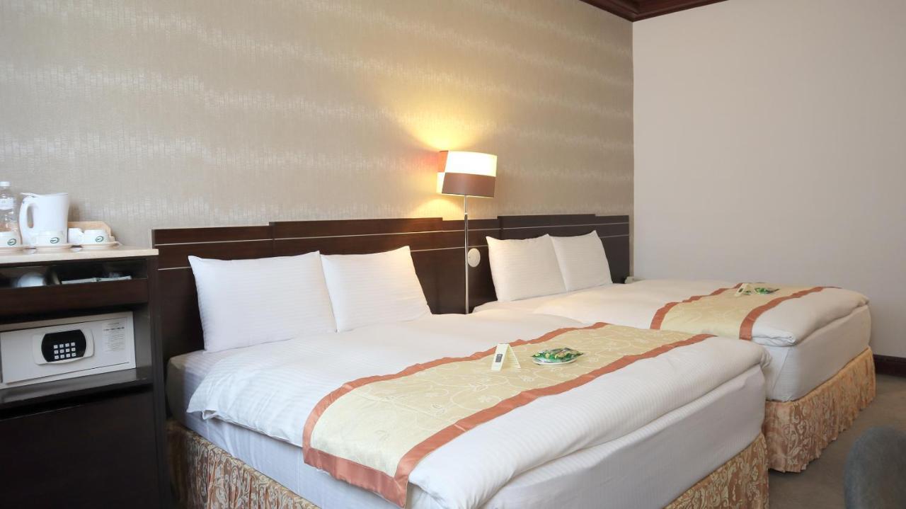 Ho Fong Business Stay Фэнъюань Экстерьер фото