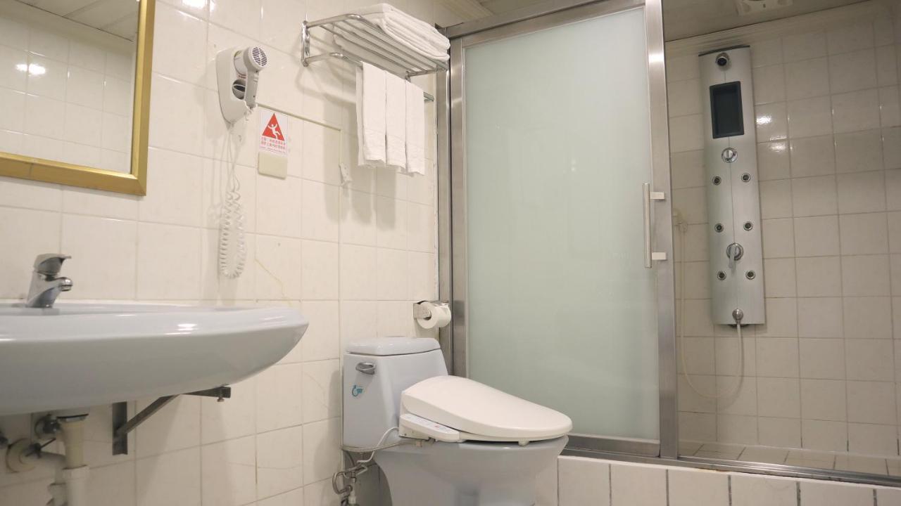 Ho Fong Business Stay Фэнъюань Экстерьер фото