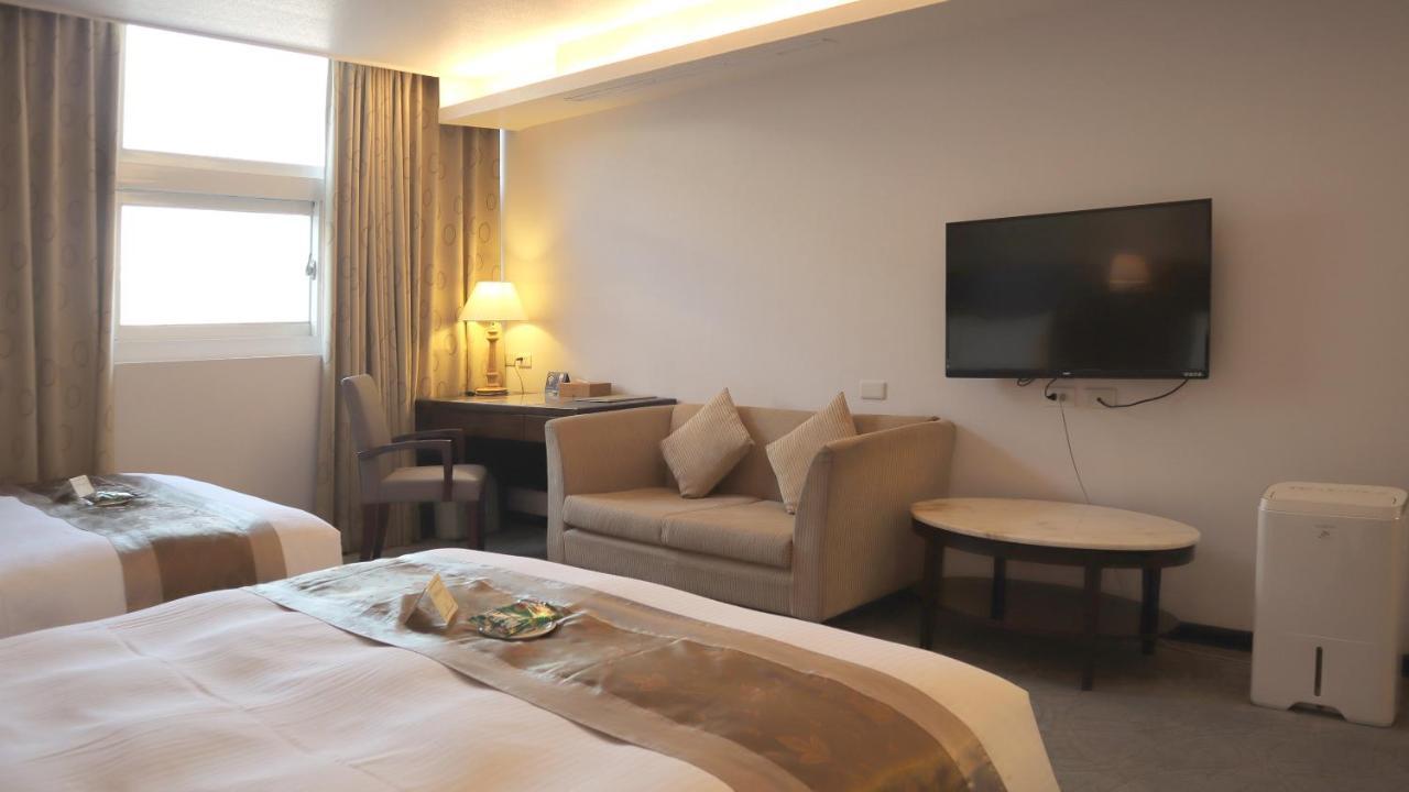 Ho Fong Business Stay Фэнъюань Экстерьер фото