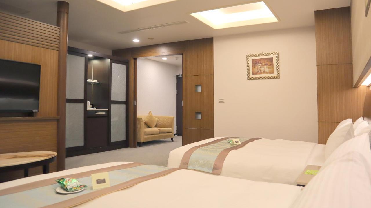 Ho Fong Business Stay Фэнъюань Экстерьер фото