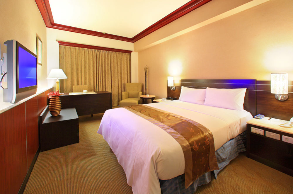 Ho Fong Business Stay Фэнъюань Экстерьер фото