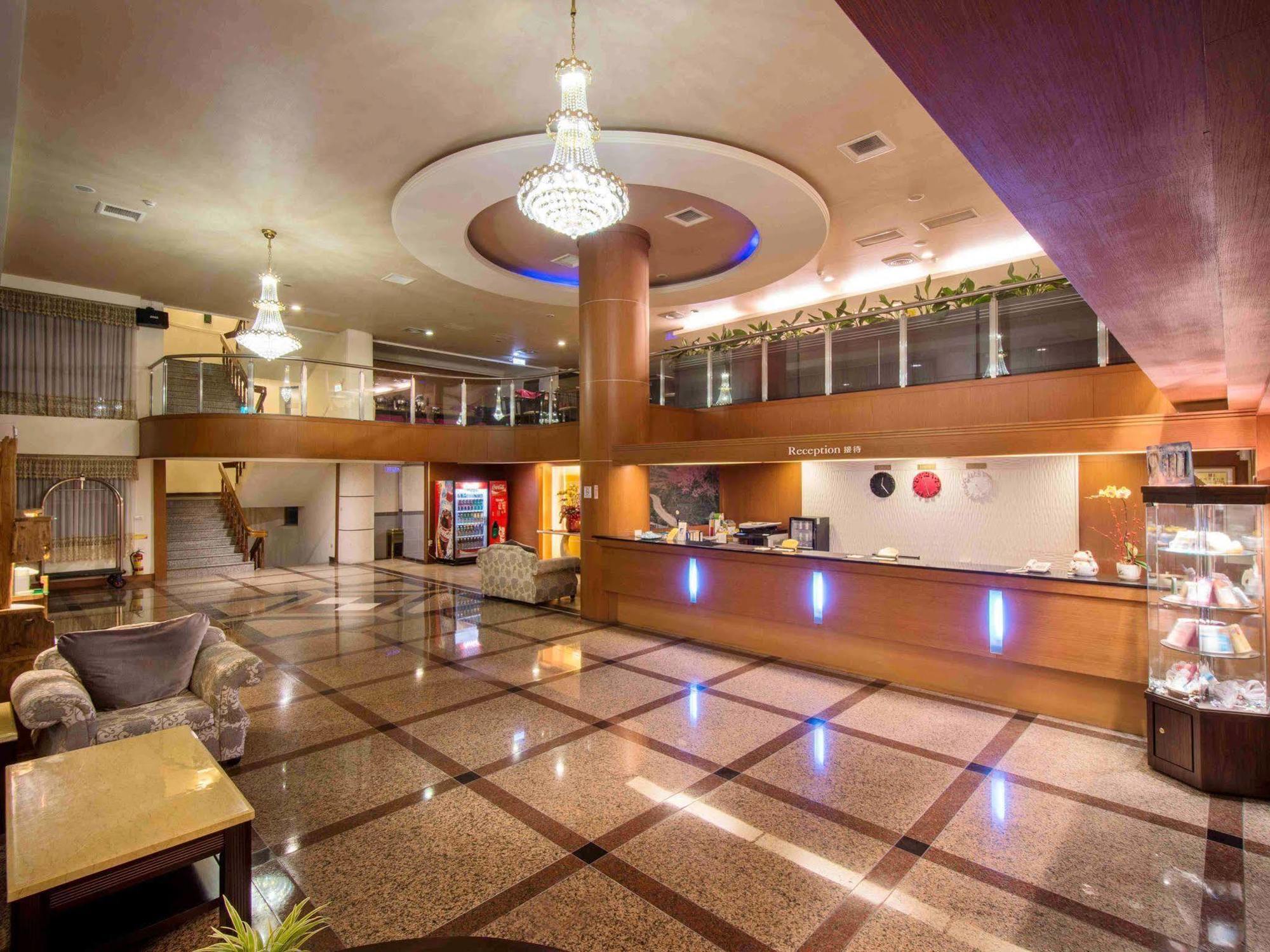 Ho Fong Business Stay Фэнъюань Экстерьер фото